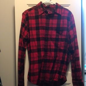 Womens black and white plaid button up shirt